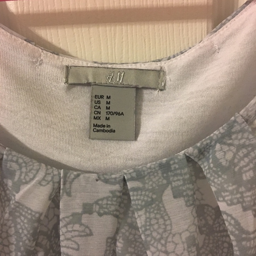 H&M blouse - Picture 3 of 3